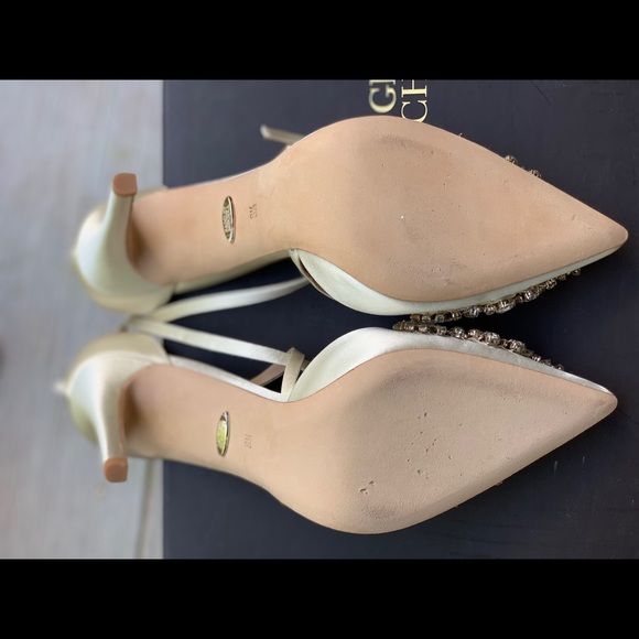 Shoes - Picture 5 of 8